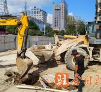 操屄操美女屄奶大屄紧腚大屄深高温下的坚守｜道路建设者用汗水铺就畅通路